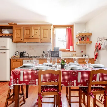 샬레 Apres-ski Center *